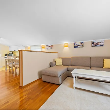 Andrea For 17 People With Private Heated Pool & Pet Friendly Near *