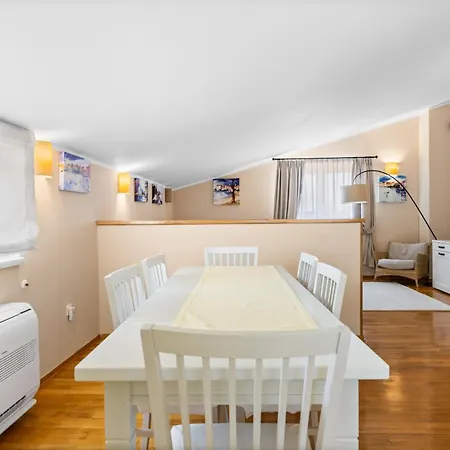 Andrea For 17 People With Private Heated Pool & Pet Friendly Near ヴィラ ポレッチ