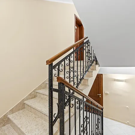 Andrea For 17 People With Private Heated Pool & Pet Friendly Near ヴィラ *