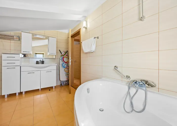 Andrea For 17 People With Private 40 M2 Pool & Pet Friendly Near *