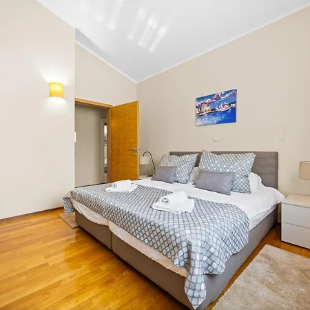 Andrea For 17 People With Private Heated Pool & Pet Friendly Near * Poreč