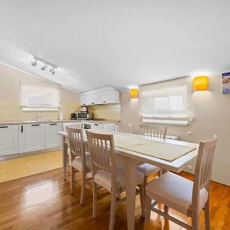 Vila Andrea For 17 People With Private Heated Pool & Pet Friendly Near *