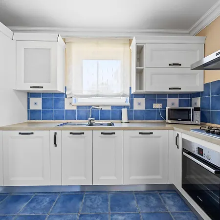 Andrea For 17 People With Private Heated Pool & Pet Friendly Near Vila