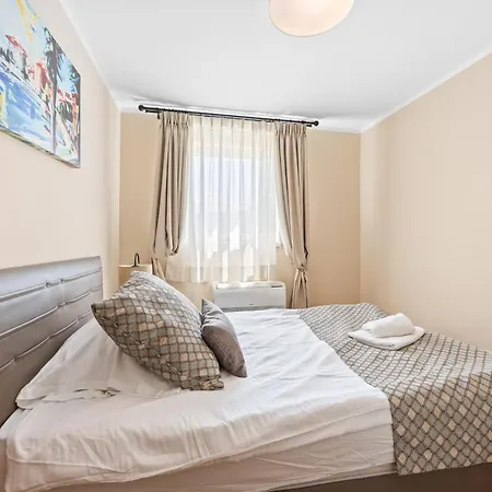 Vila Andrea For 17 People With Private Heated Pool & Pet Friendly Near *
