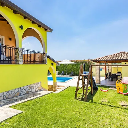 Vila Andrea For 17 People With Private Heated Pool & Pet Friendly Near