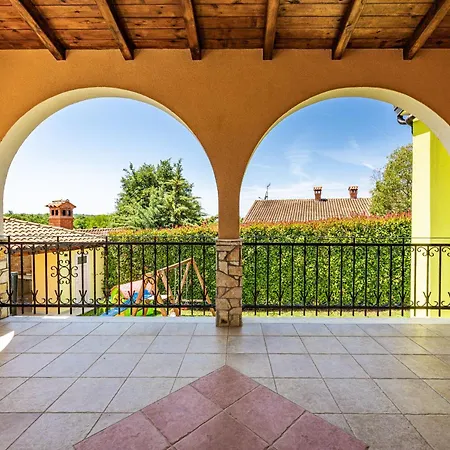 Andrea For 17 People With Private Heated Pool & Pet Friendly Near Пореч