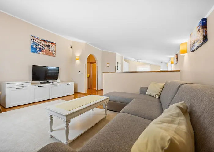 Villa Andrea For 17 People With Private 40 M2 Pool & Pet Friendly Near *