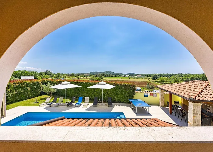 Andrea For 17 People With Private 40 M2 Pool & Pet Friendly Near *