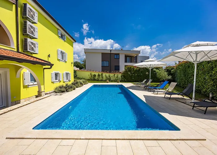 Andrea For 17 People With Private 40 M2 Pool & Pet Friendly Near Villa *