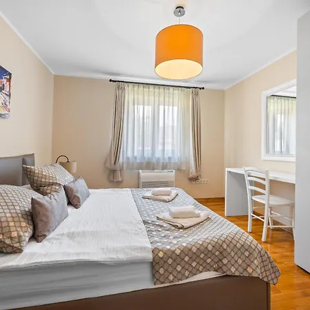 ヴィラ Andrea For 17 People With Private 40 M2 Pool & Pet Friendly Near