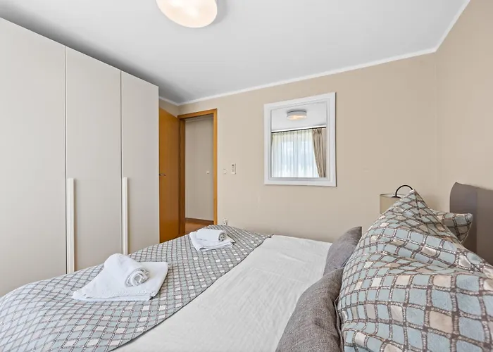 Andrea For 17 People With Private 40 M2 Pool & Pet Friendly Near